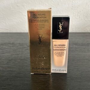 New in box shade BD35 warm caramel.